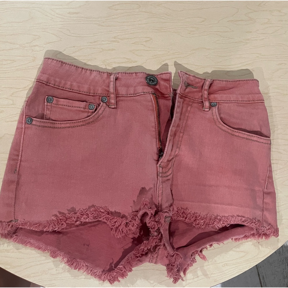 Bullhead distressed red shorts